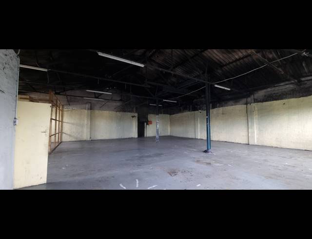 1,700M² OFFICE TO LET IN ROSSBURGH